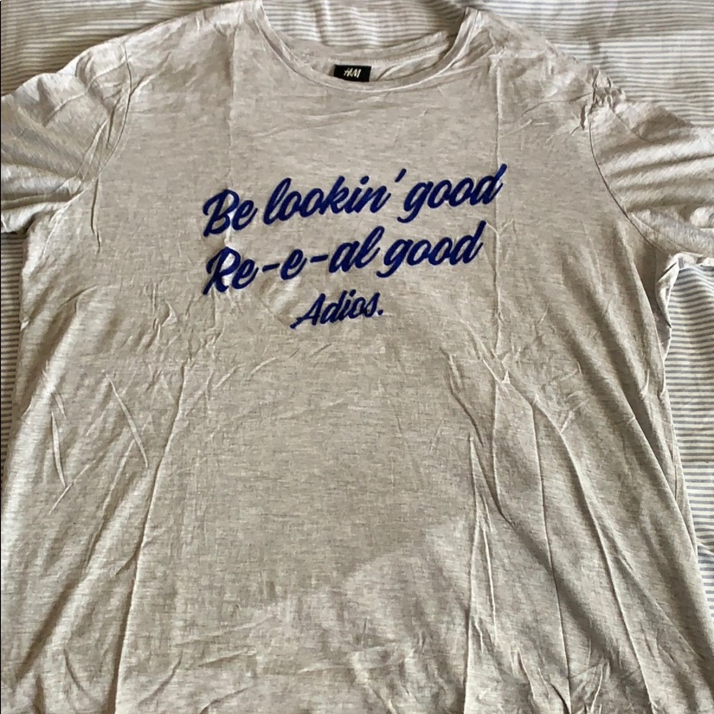 H&M Graphic Tee gray size XL